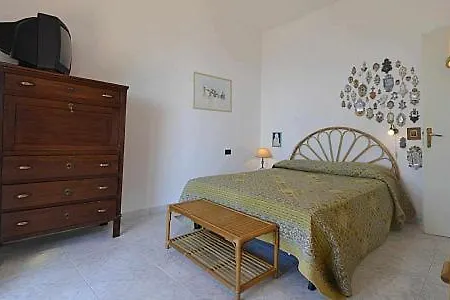 Ischia Sleeps 12 Pool Wifi 伊斯基亚