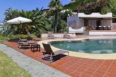 Ischia Sleeps 12 Pool Wifi 别墅 伊斯基亚