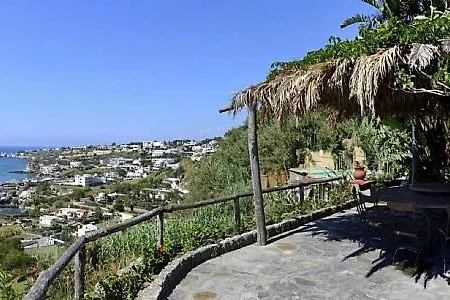 Ischia Sleeps 12 Pool Wifi
