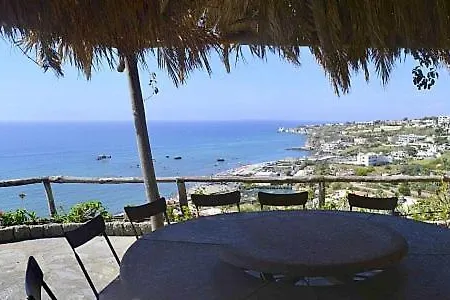 Ischia Sleeps 12 Pool Wifi *