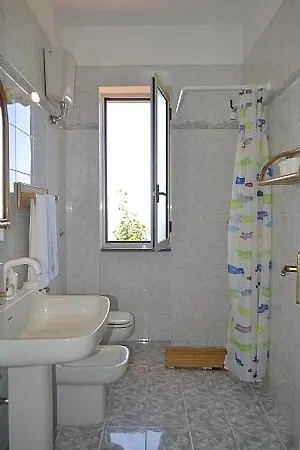 别墅 Ischia Sleeps 12 Pool Wifi 伊斯基亚