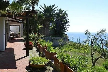 Ischia Sleeps 12 Pool Wifi 伊斯基亚