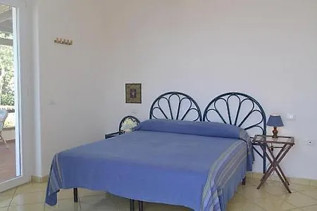 Ischia Sleeps 12 Pool Wifi 别墅