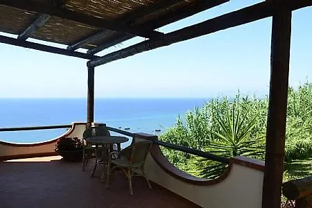 Ischia Sleeps 12 Pool Wifi 别墅